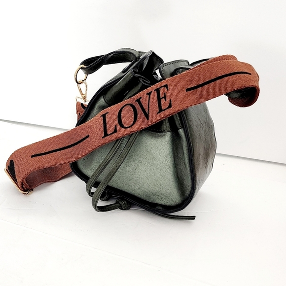 Women's Love Handle Leather and Suede Green Bucket Drawstring Crossbody Bag - Picture 6 of 8